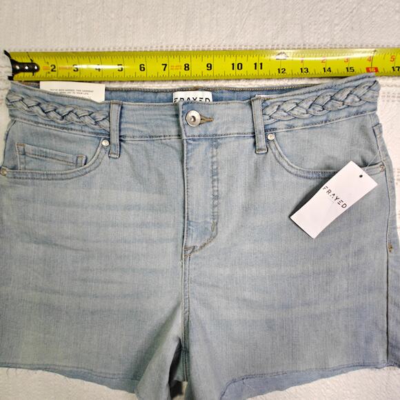 Frayed High Rise Junior Light Wash Denim Shorts Size 10/30 NWT - Picture 3 of 8